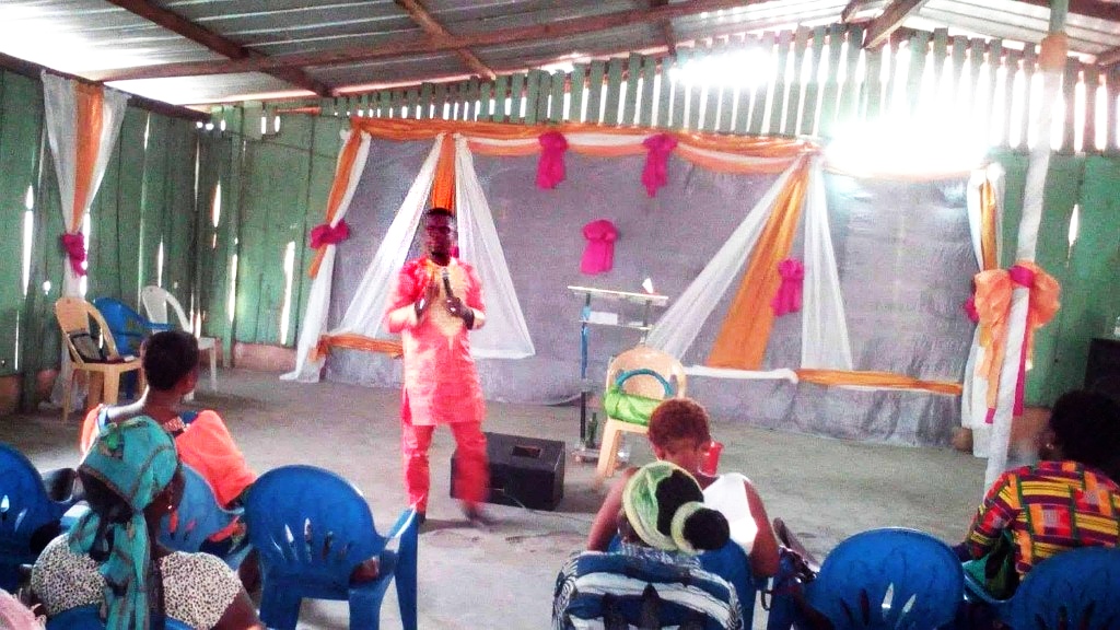 Les humbles débuts de l'Église IPC — Prédication fervente du Prophète Baba Uriel